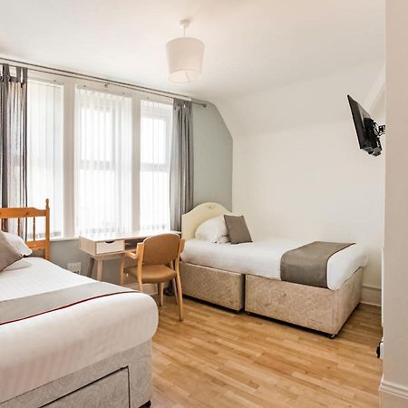 Newcastle West Hotel & Bar Екстер'єр фото