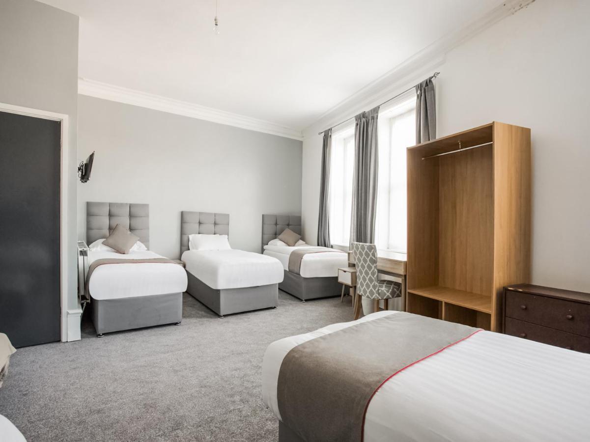 Newcastle West Hotel & Bar Екстер'єр фото