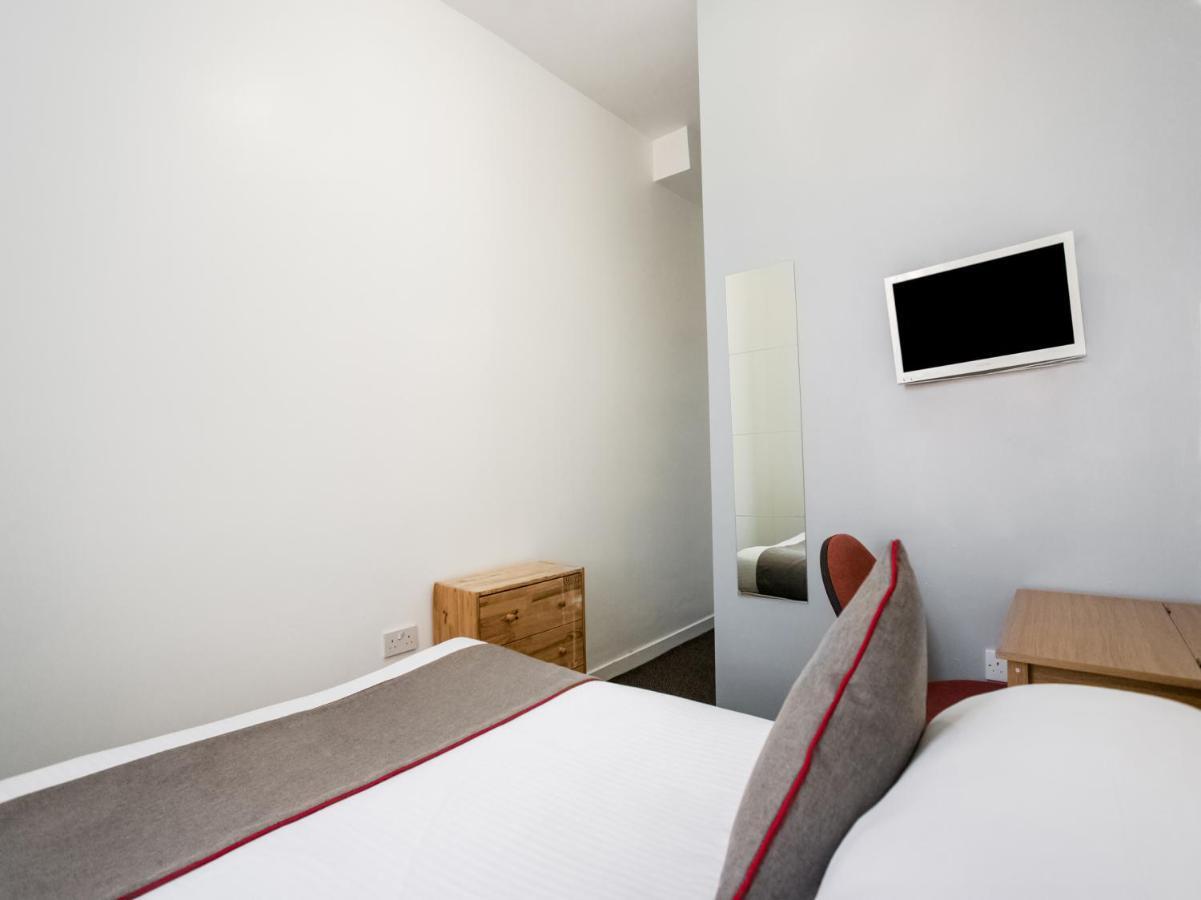Newcastle West Hotel & Bar Екстер'єр фото