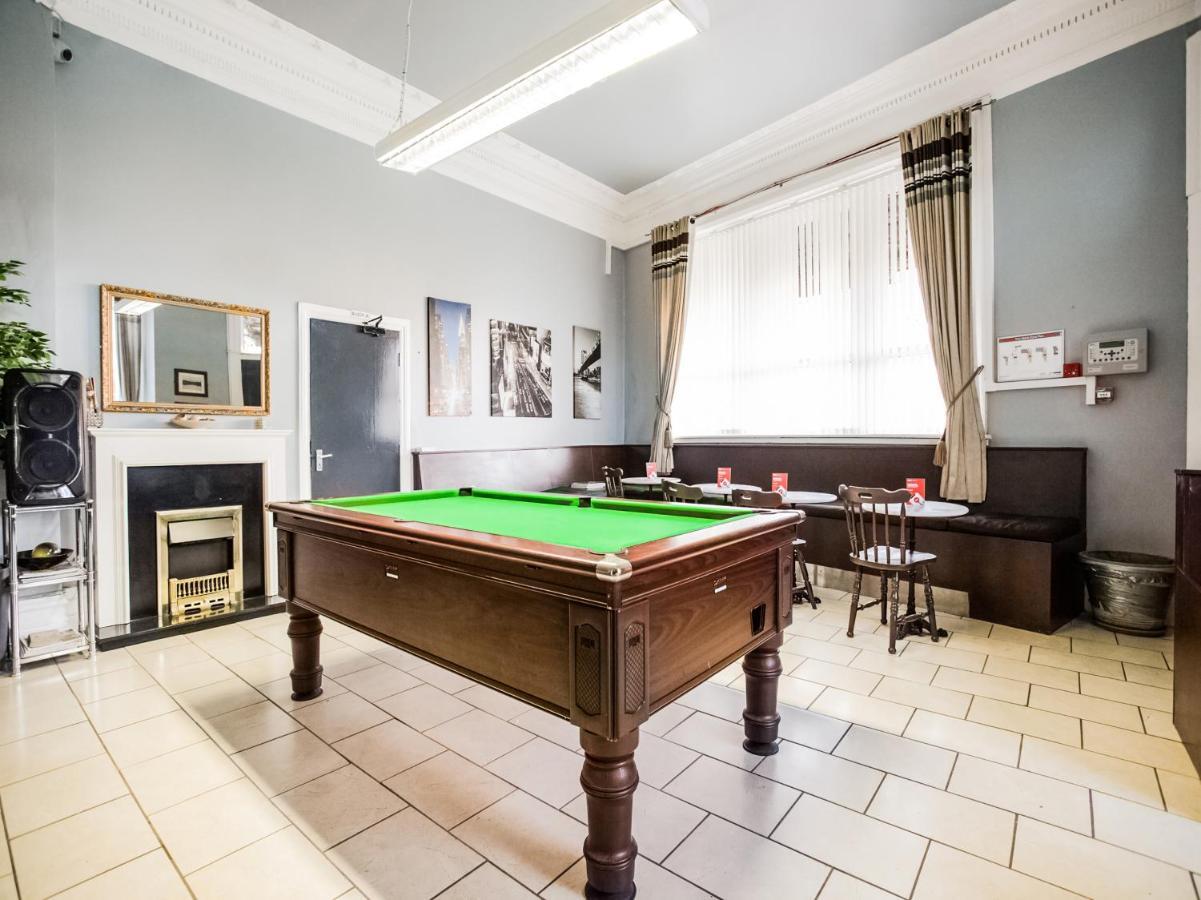 Newcastle West Hotel & Bar Екстер'єр фото