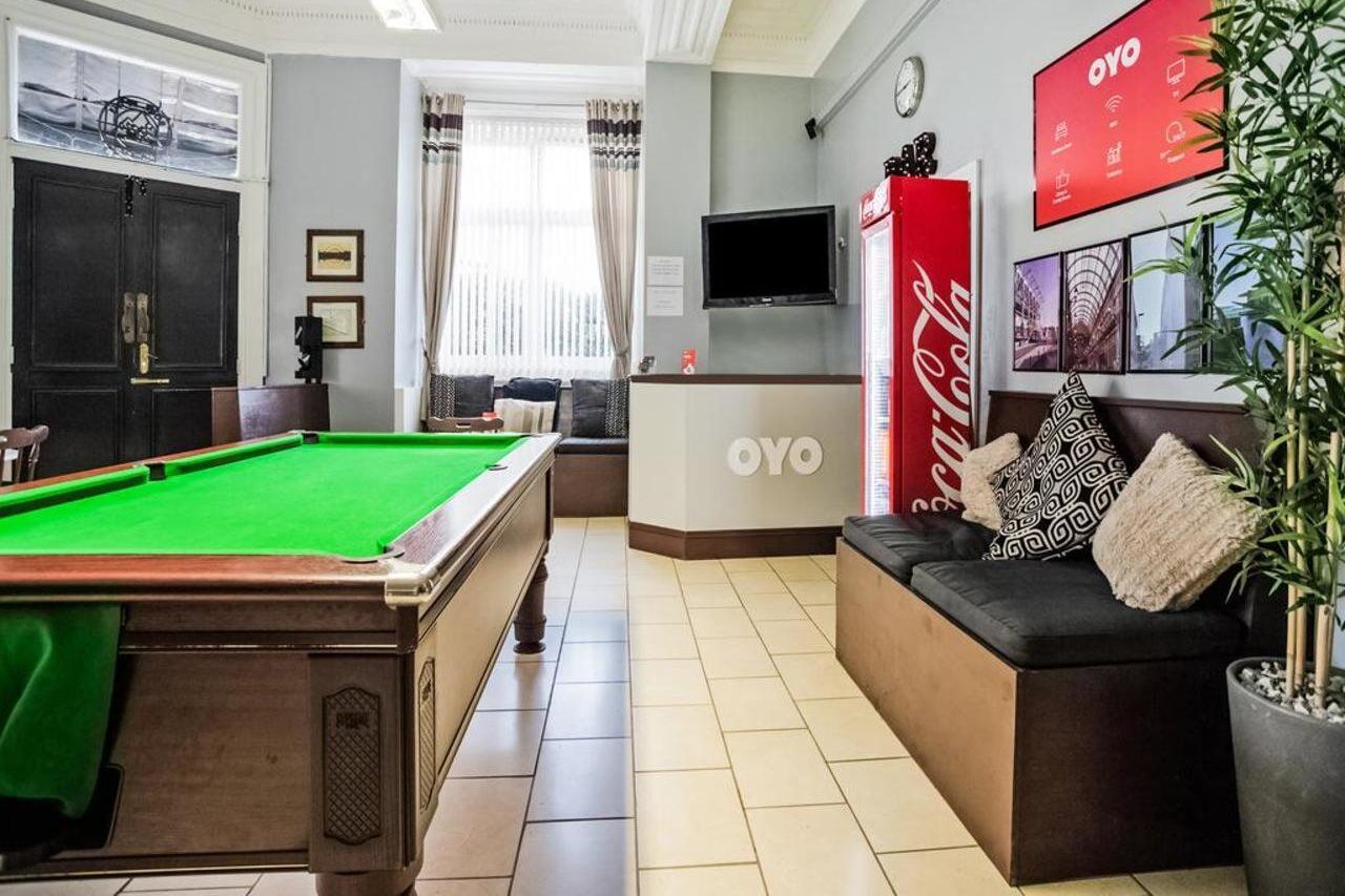 Newcastle West Hotel & Bar Екстер'єр фото